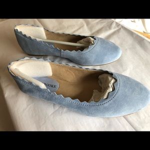 EUC. Audrey Brooke Baby Blue Suede Flats.